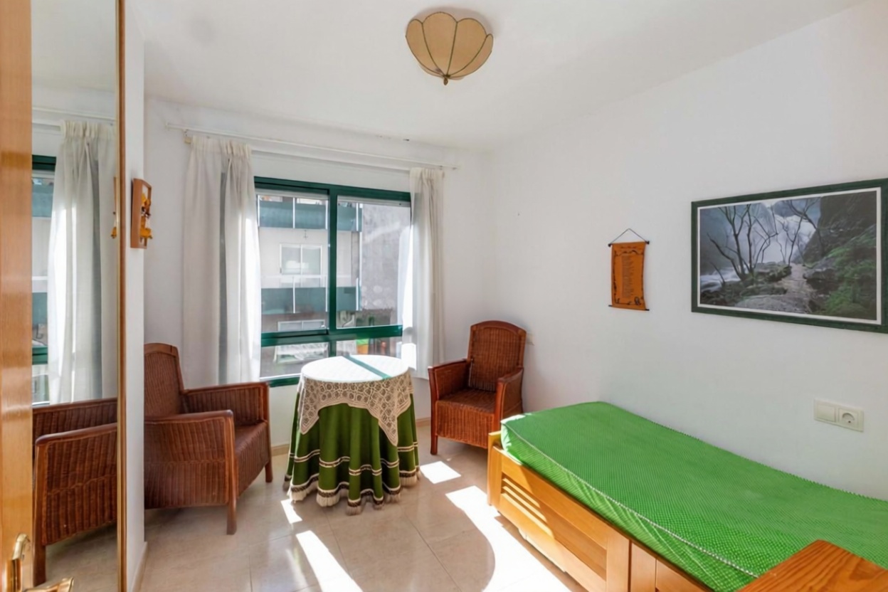 Appartement en première ligne de plage à Sanxenxo — Chambre