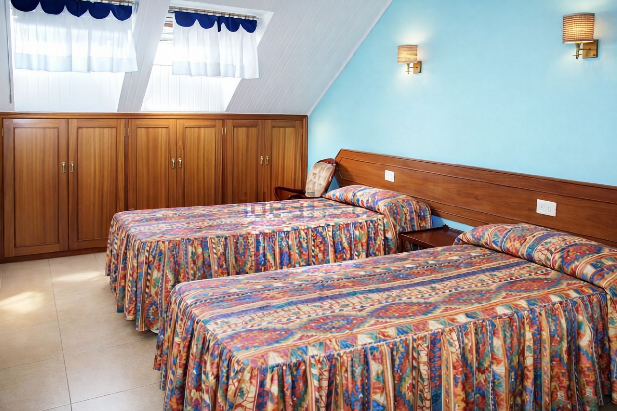 Beachfront duplex in Sanxenxo — Bedroom
