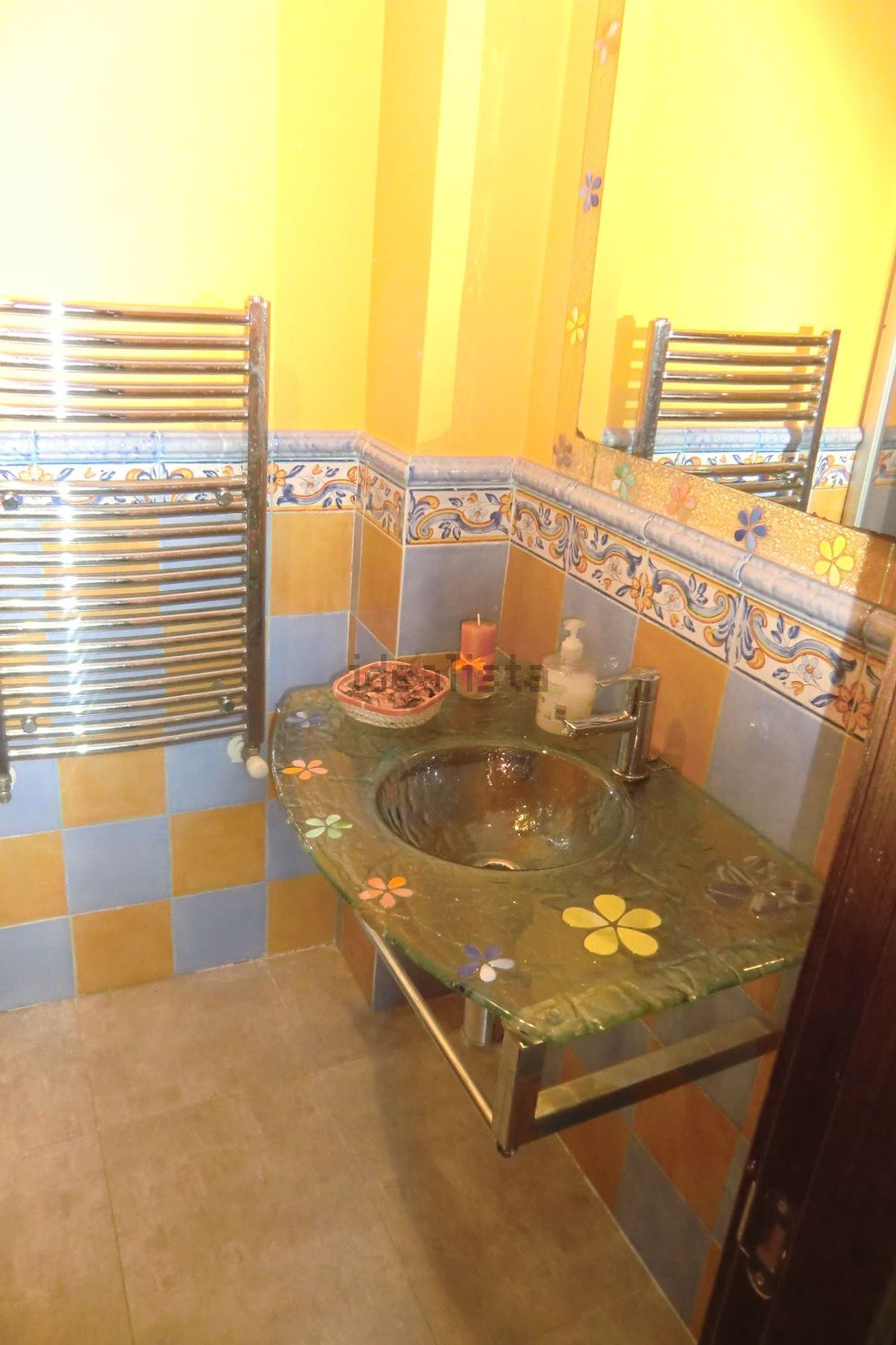 Chalet com acesso direto à praia em Villalonga — Casa banho