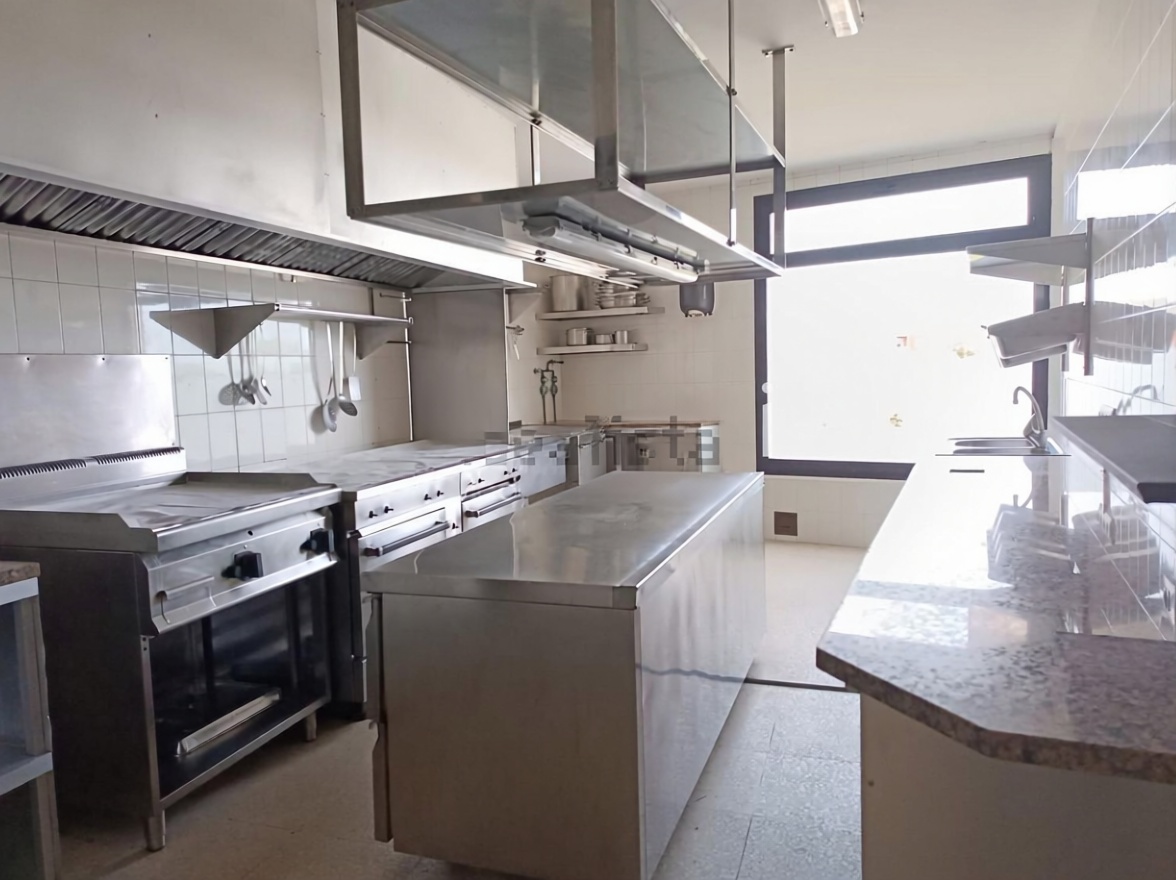 Chalet with direct beach access in O Grove — Kitchen