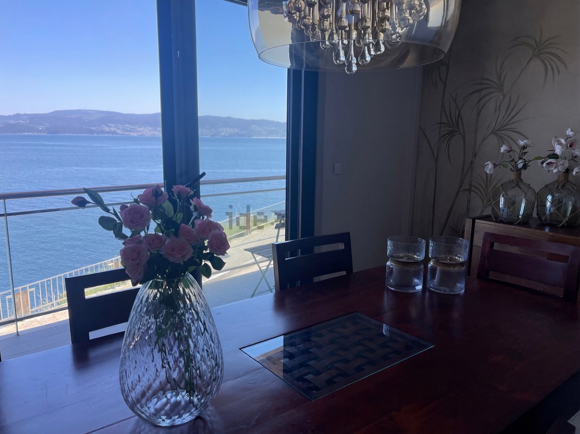 Beachfront flat in Sanxenxo — Bedroom