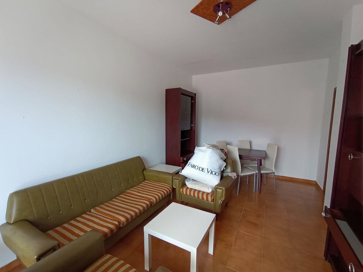 Appartement en première ligne de plage à Sanxenxo — Séjour