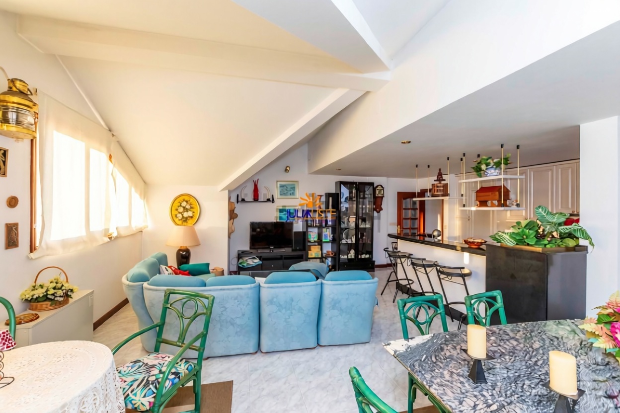 Ático em primeira linha de mar em Sanxenxo — Sala