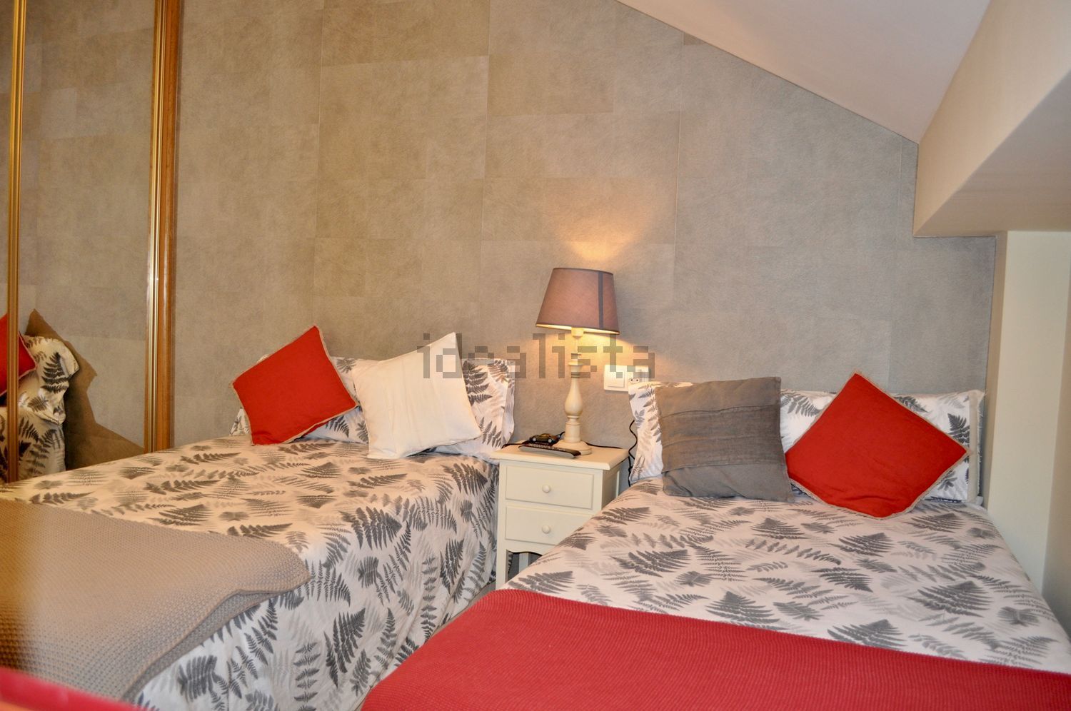 Appartement en attique en première ligne de mer à Sanxenxo — Chambre