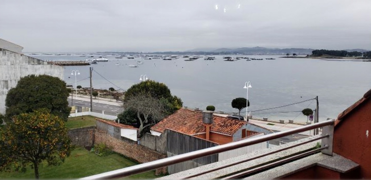 Seafront attic in O Grove