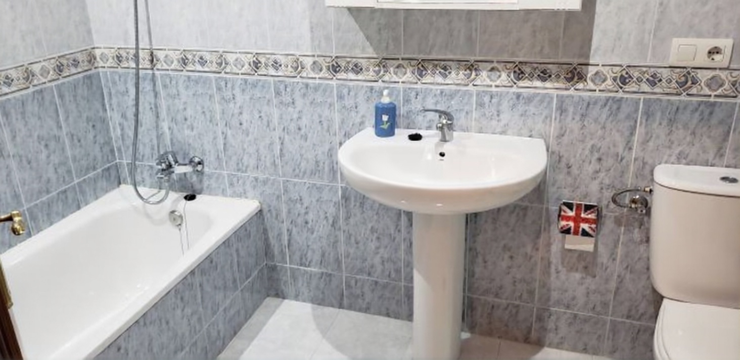 Seafront attic in O Grove — Bathroom