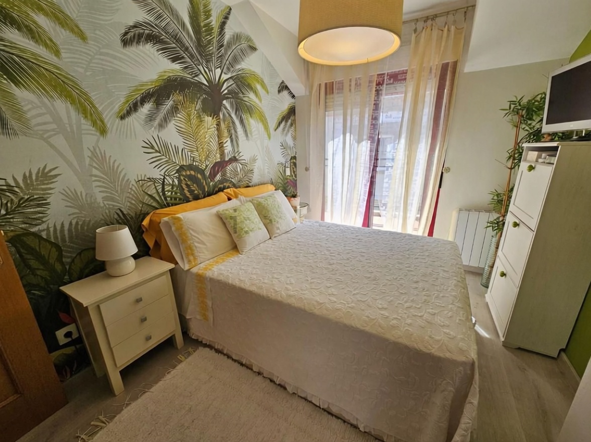 Piso en primera línea de playa en Sanxenxo — Dormitorio