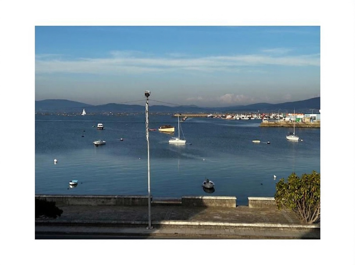 Chalet with direct beach access in Illa de Arousa — Sea view
