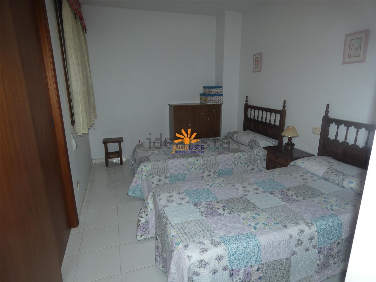 Appartement en première ligne de plage à Sanxenxo — Chambre