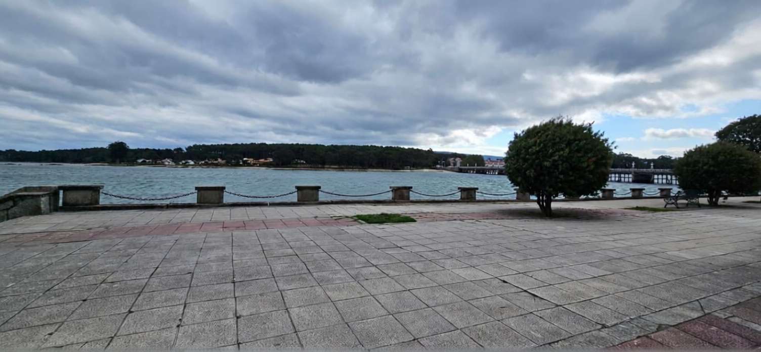 Beachfront flat in O Grove — Sea view