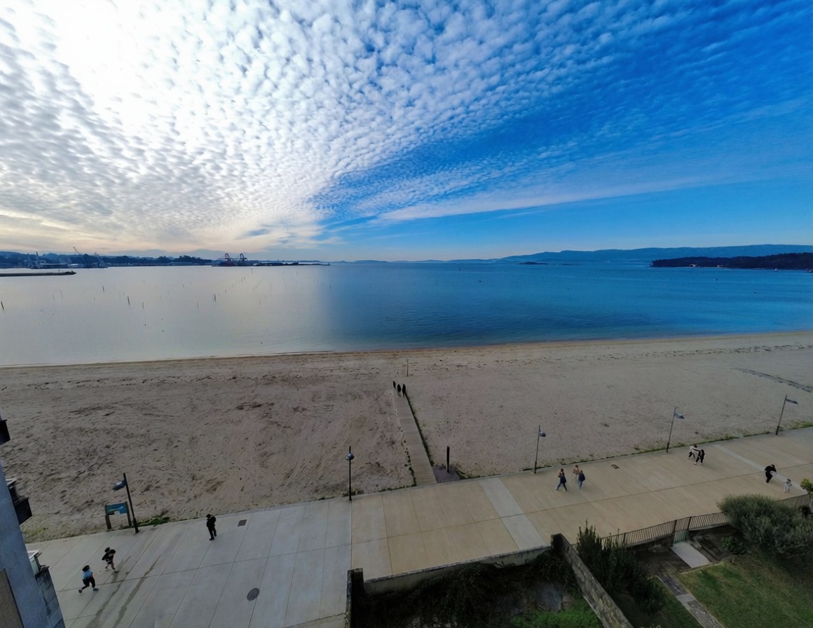 Beachfront flat in Vilagarcía de Arousa — Sea view