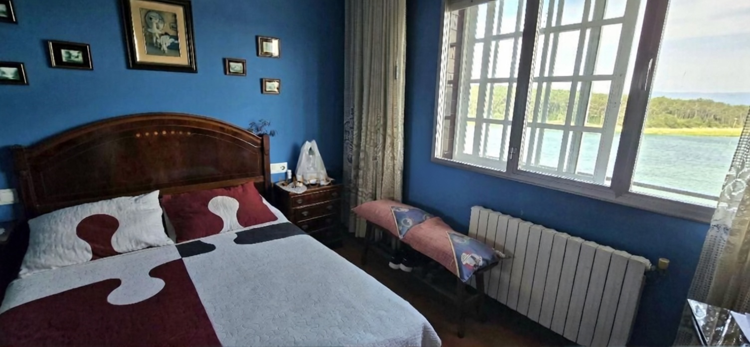Piso en primera línea de playa en Vilagarcía de Arousa — Dormitorio