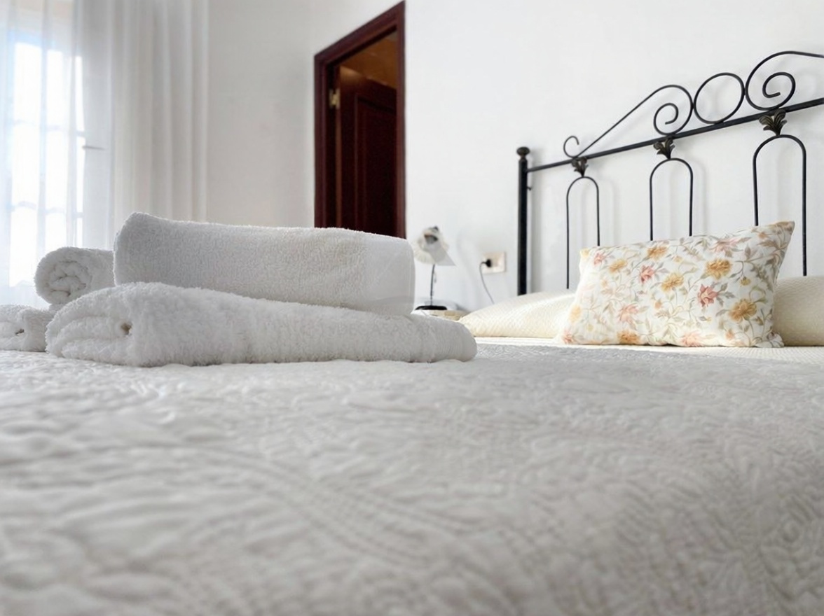 Chalet com acesso direto à praia em Ribeira — Quarto