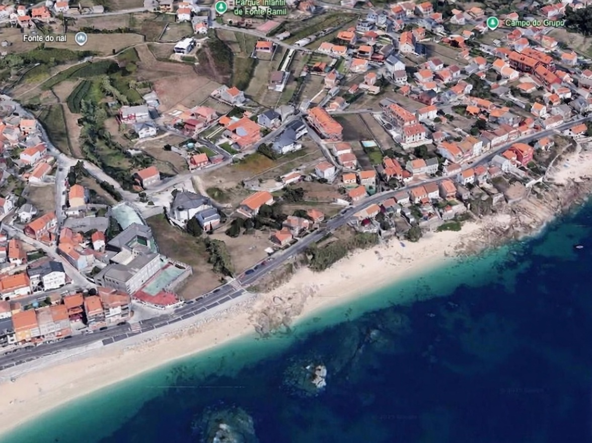 Chalet with direct beach access in Ribeira — Aerial