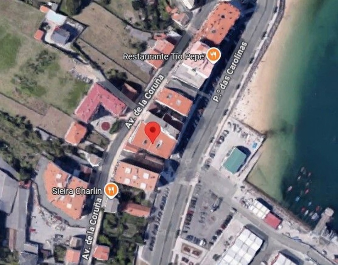 Beachfront flat in Ribeira — Aerial