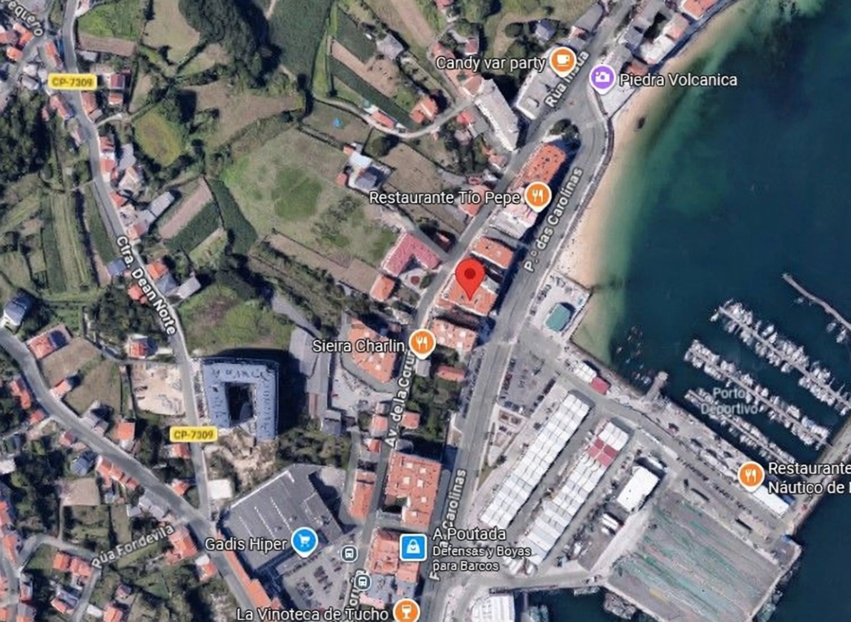 Beachfront flat in Ribeira — Aerial