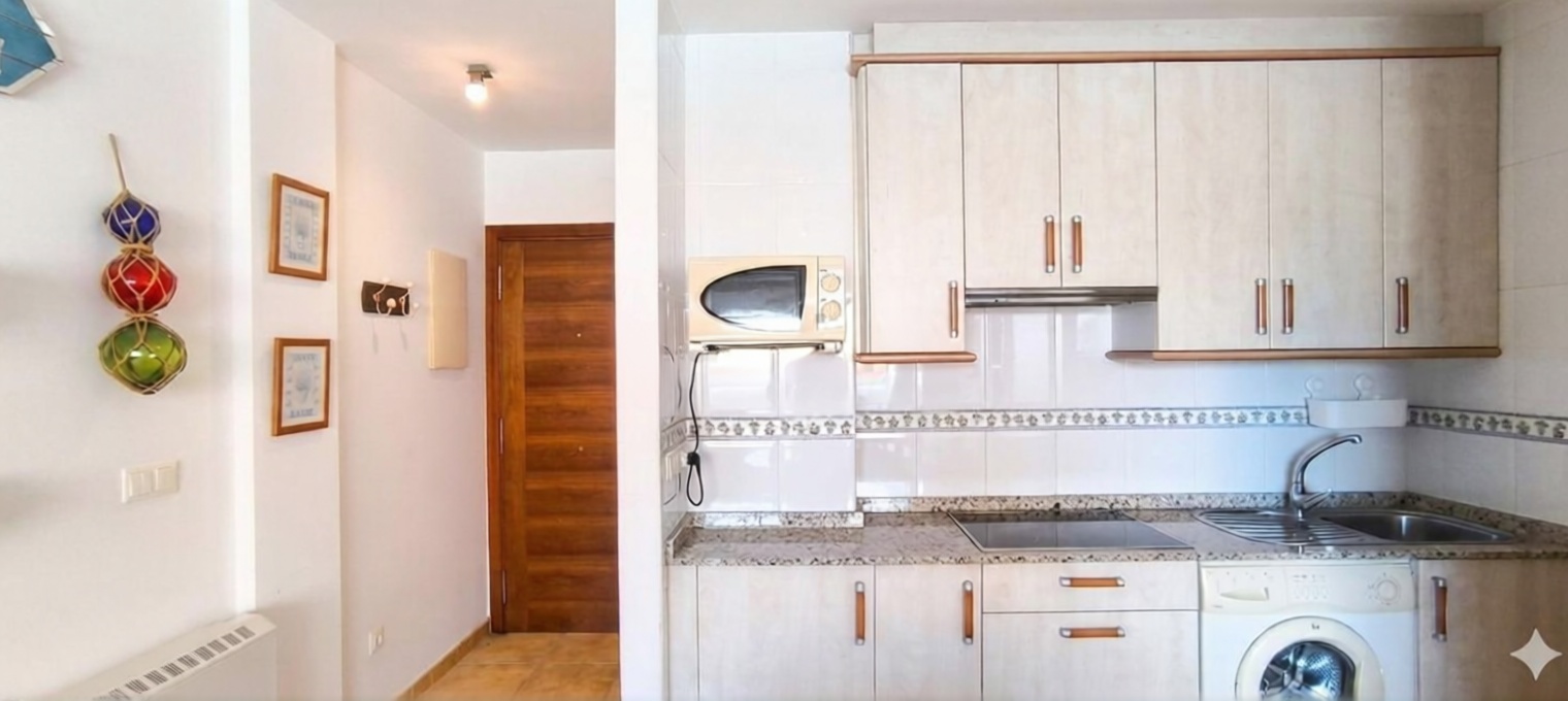 Beachfront flat in Ribeira — Kitchen