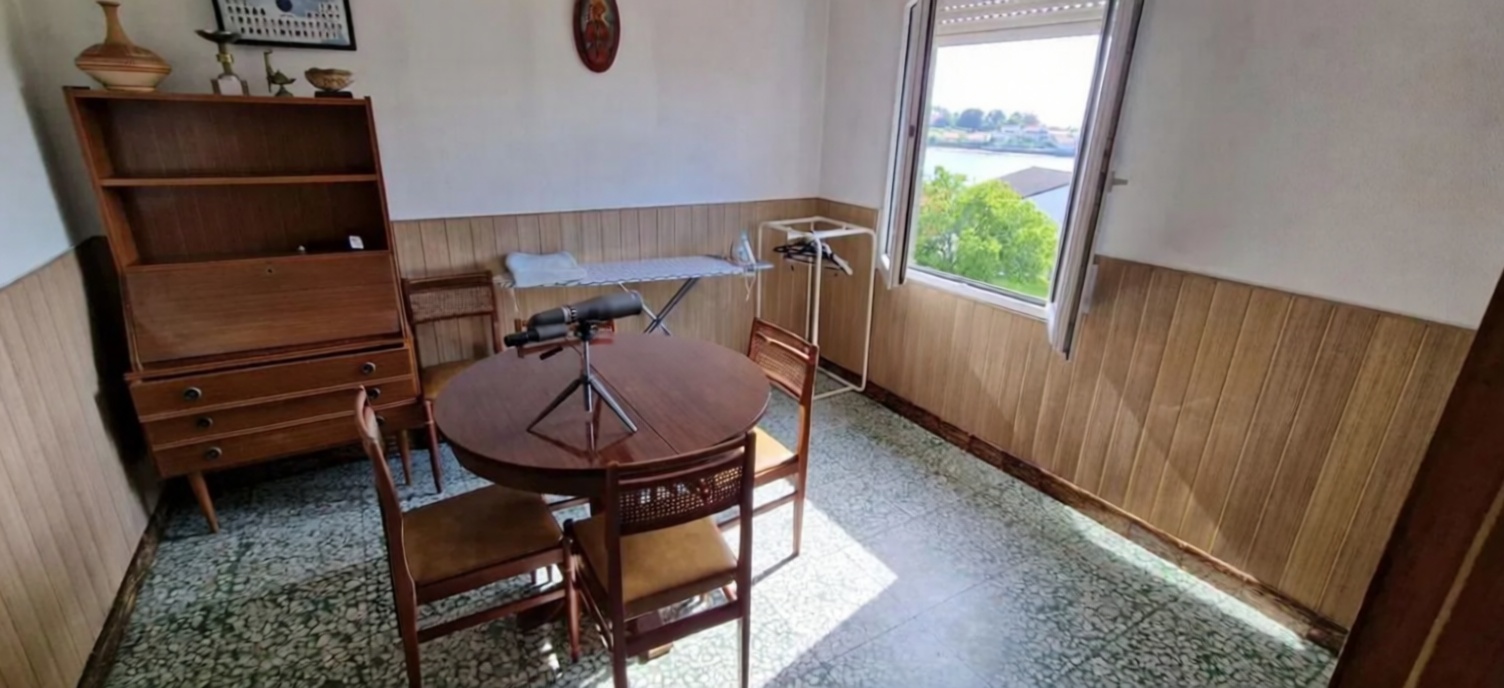 Chalet mit direkter Strandzugang in Noja — Esszimmer