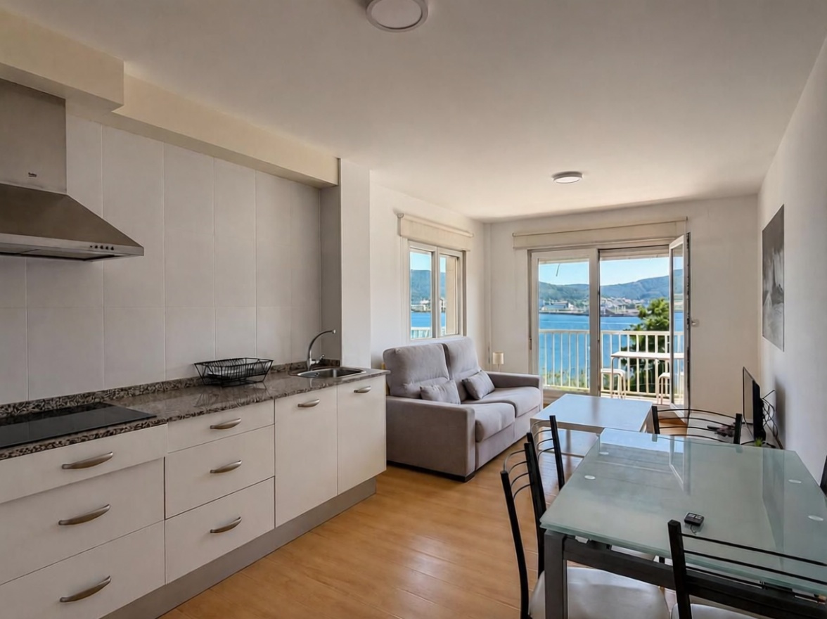 Apartamento em primeira linha de praia em Corcubión — Sala