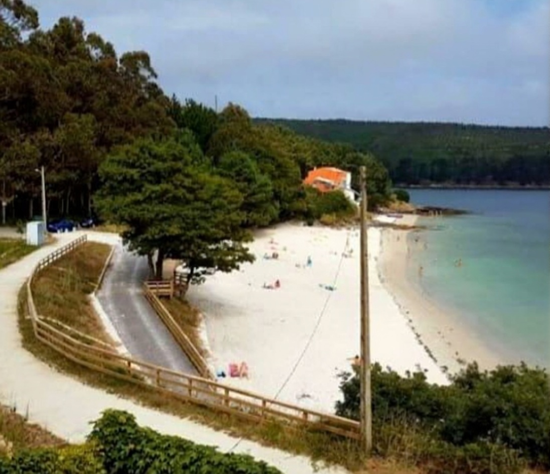 Chalet con acceso directo a playa en Camariñas — Vista mar