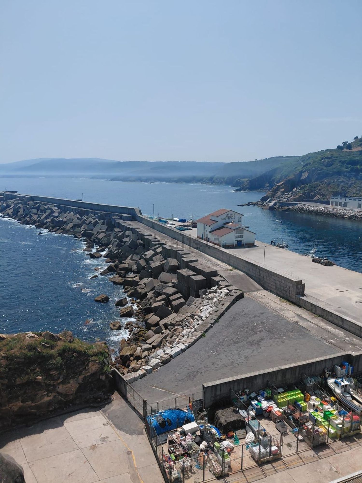 Chalet with direct beach access in Malpica de Bergantiños — Sea view