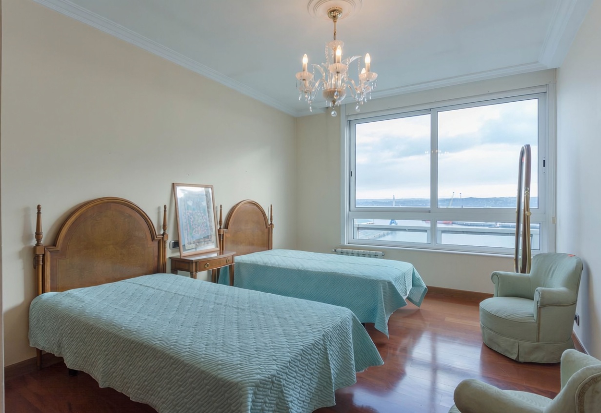 Seafront attic in A Coruña — Bedroom