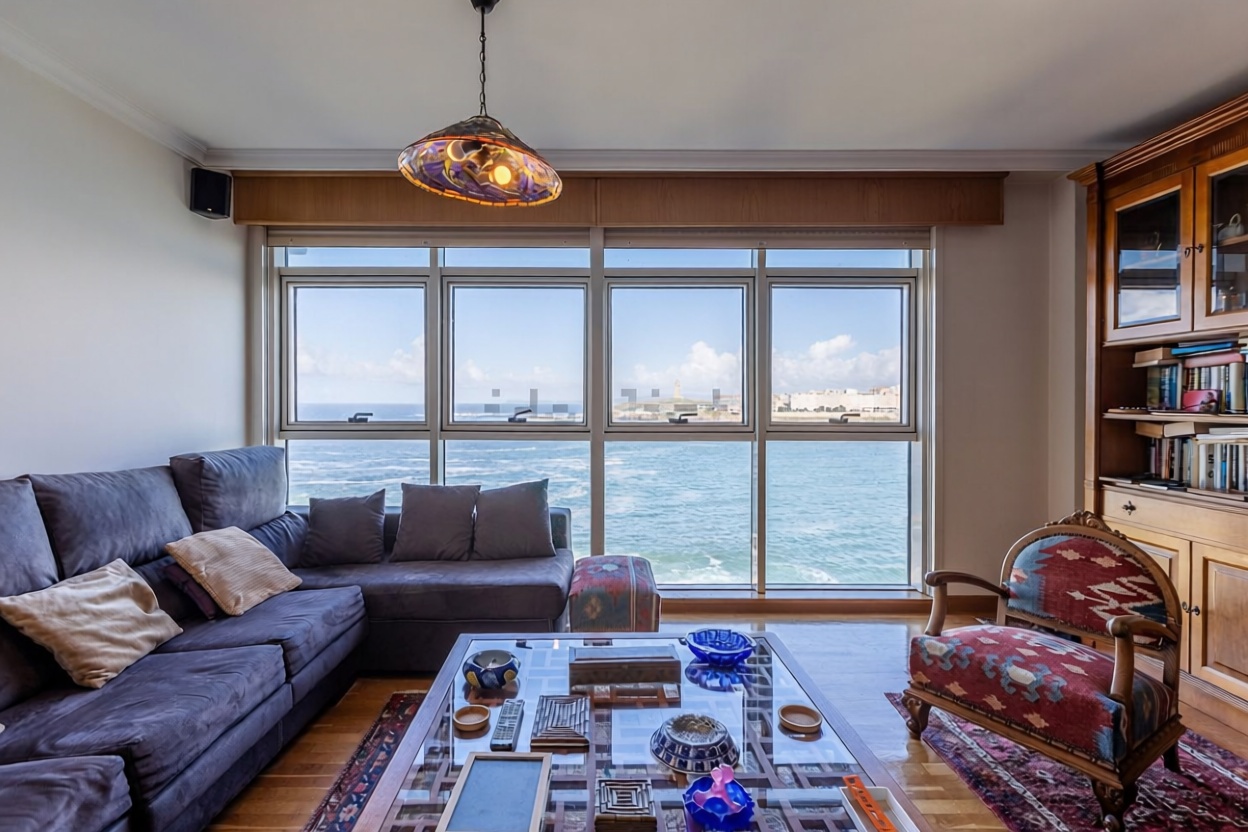 Beachfront duplex in A Coruña — Living room