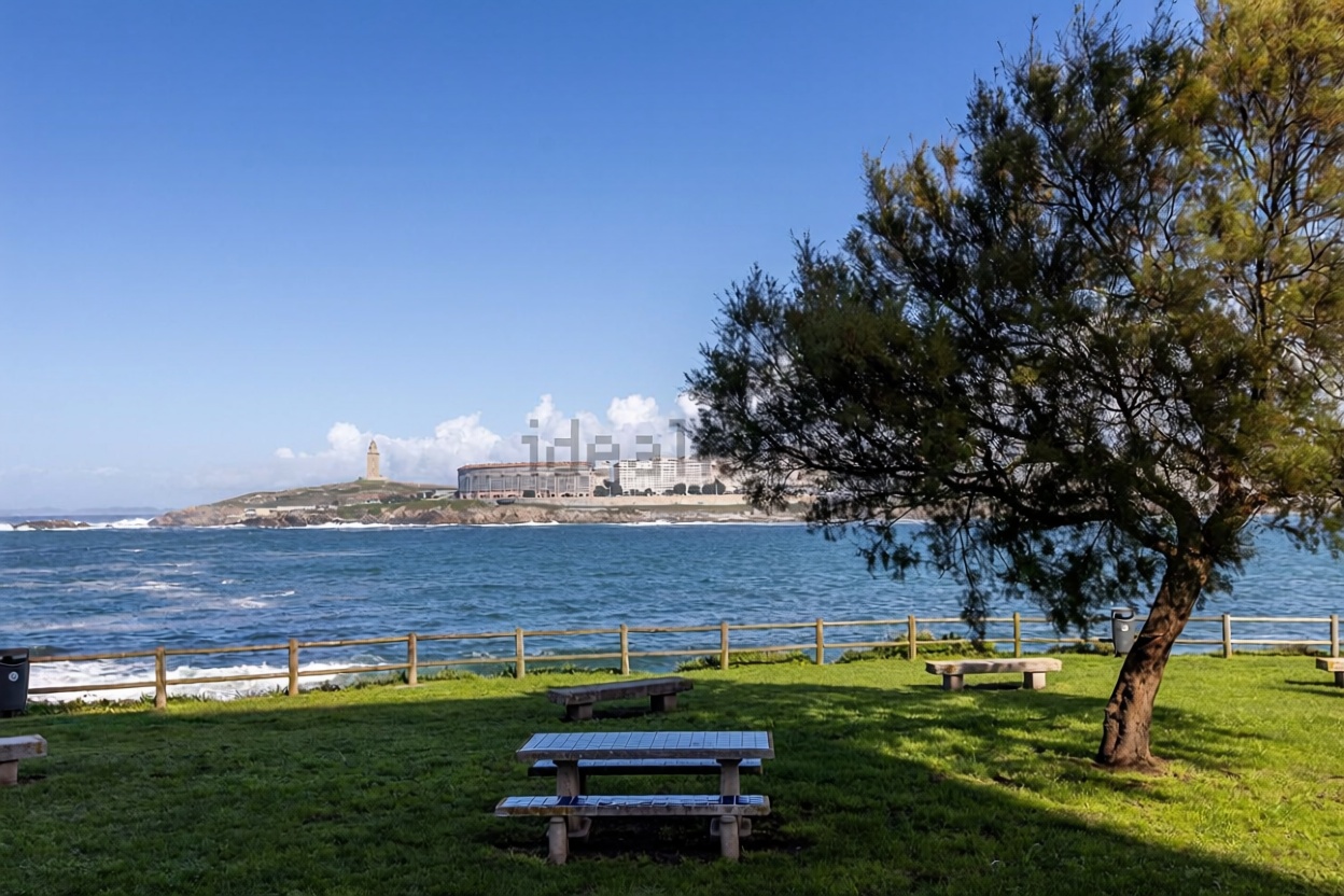 Beachfront duplex in A Coruña — Sea view