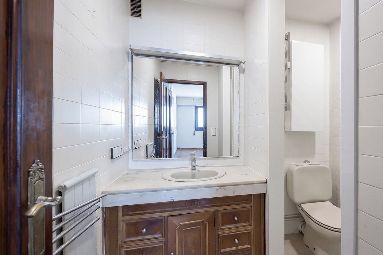 Beachfront flat in A Coruña — Bathroom