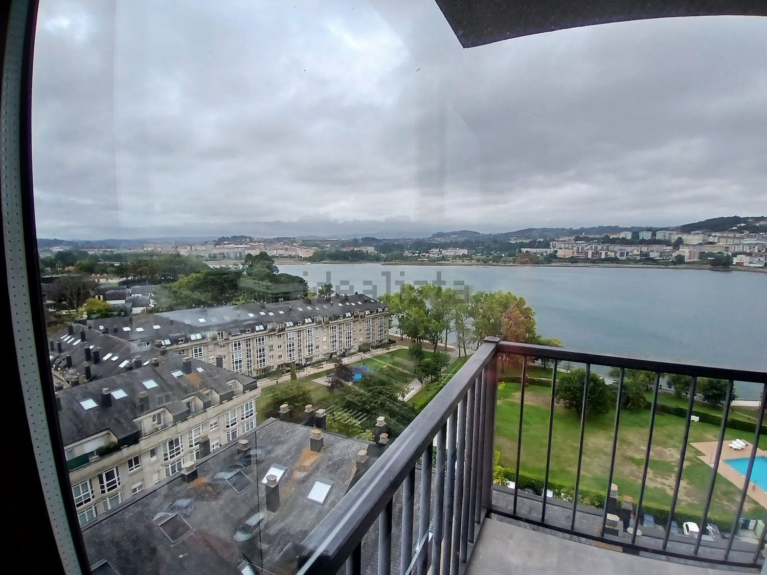 Appartement en première ligne de plage à Oleiros