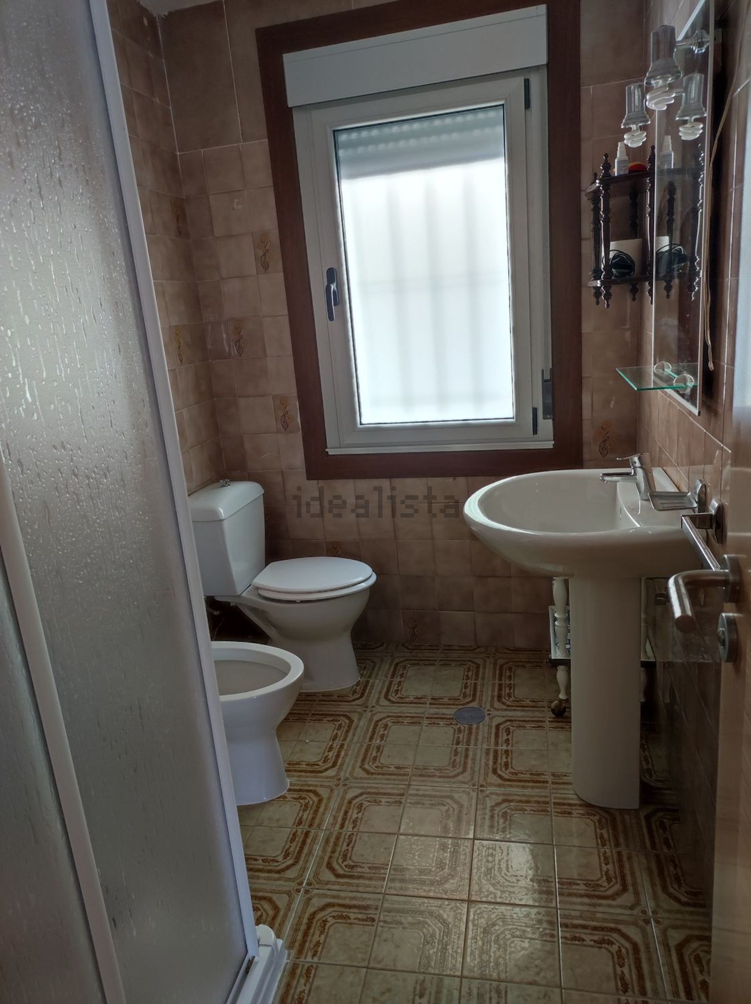 Chalet avec accès direct à la plage à Cabanes — Sanitaires