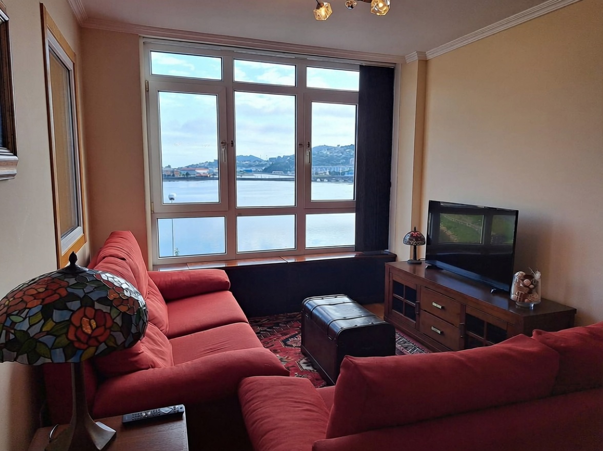 Beachfront flat in Camariñas — Living room