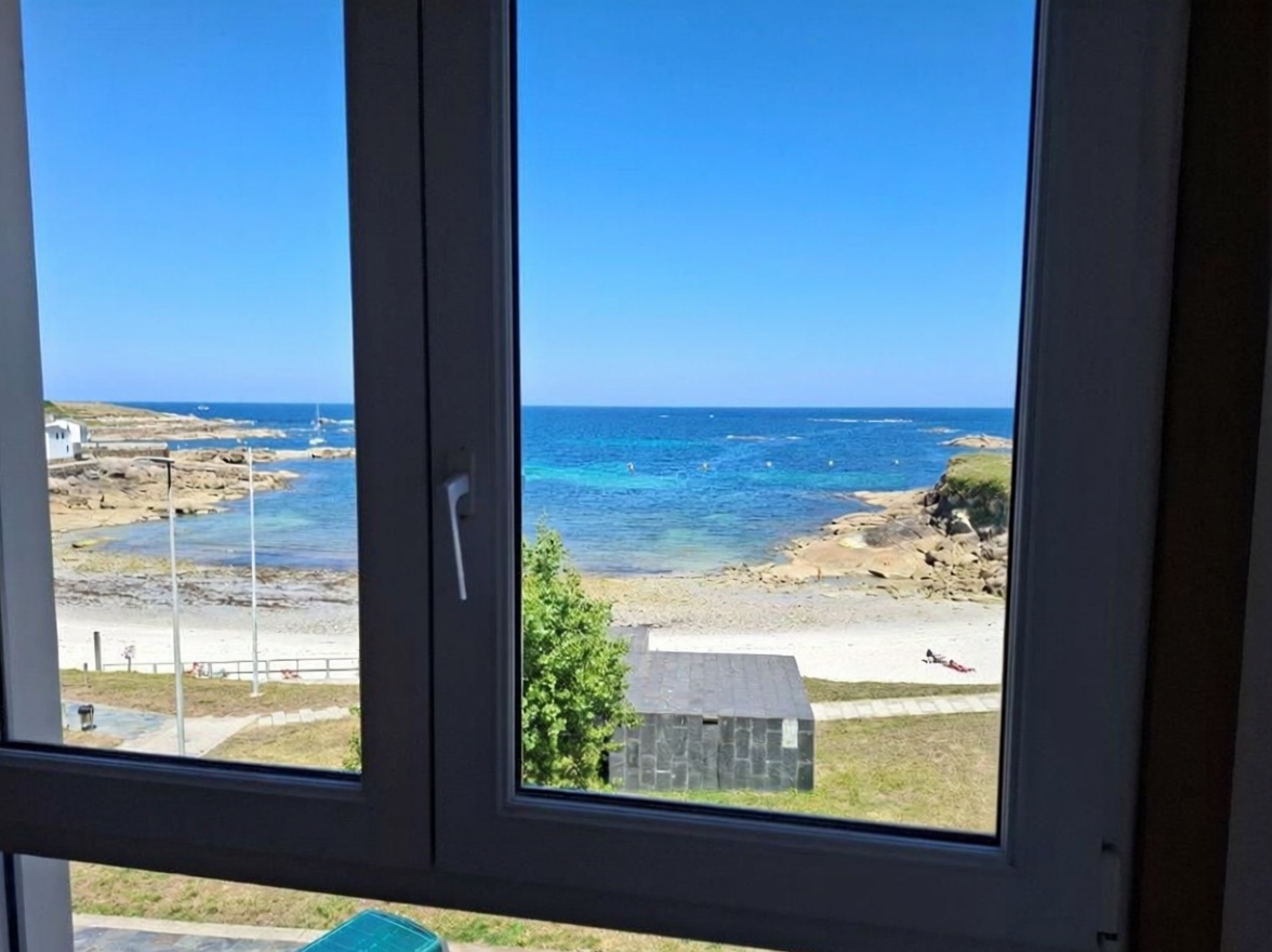 Beachfront flat in Camariñas — Bedroom