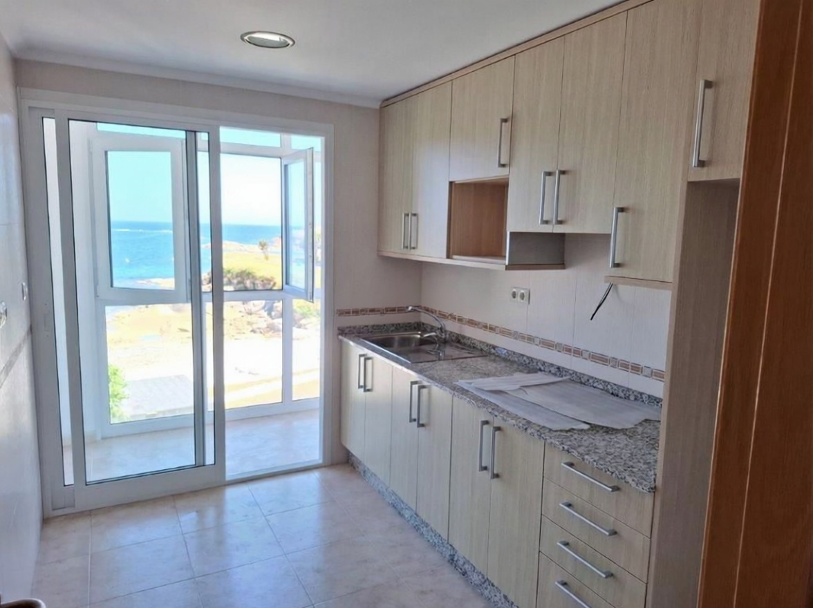Beachfront flat in Camariñas — Kitchen