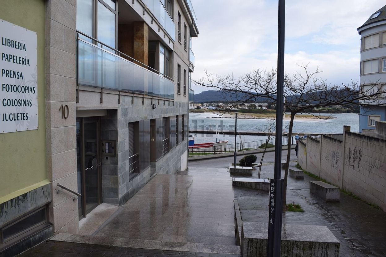 Beachfront flat in Camariñas — Sea view