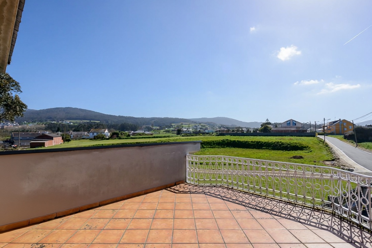 Chalet with direct beach access in Camariñas — Terrace