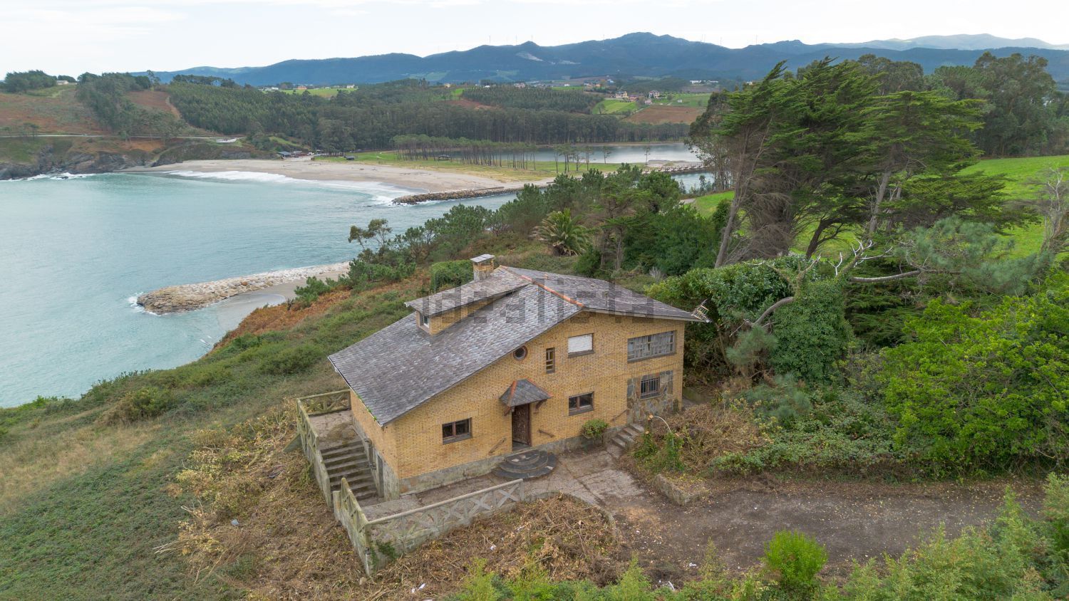 Chalet avec accès direct à la plage à Eo-Navia, Asturias — Vue aérienne