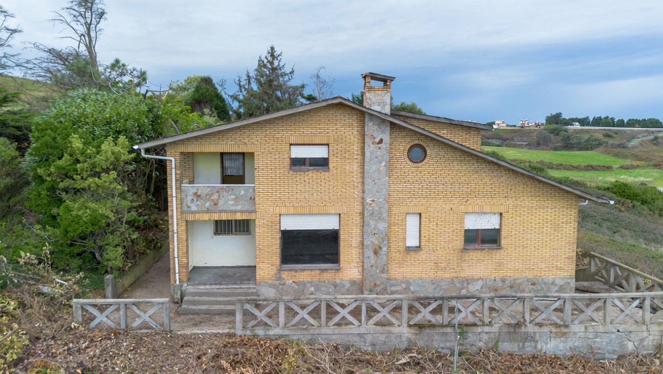 Chalet avec accès direct à la plage à Eo-Navia, Asturias — Façade