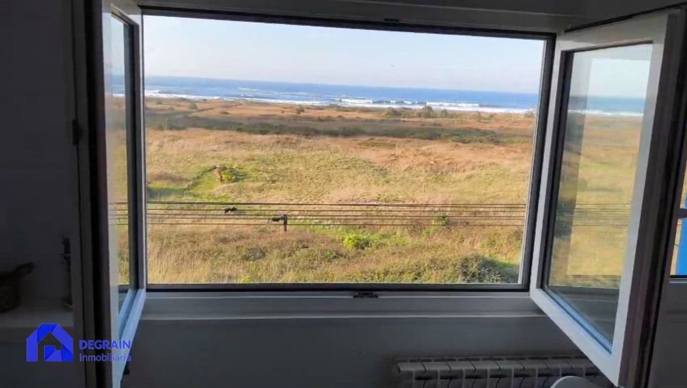 Appartement en première ligne de plage à Avilés — Vue mer