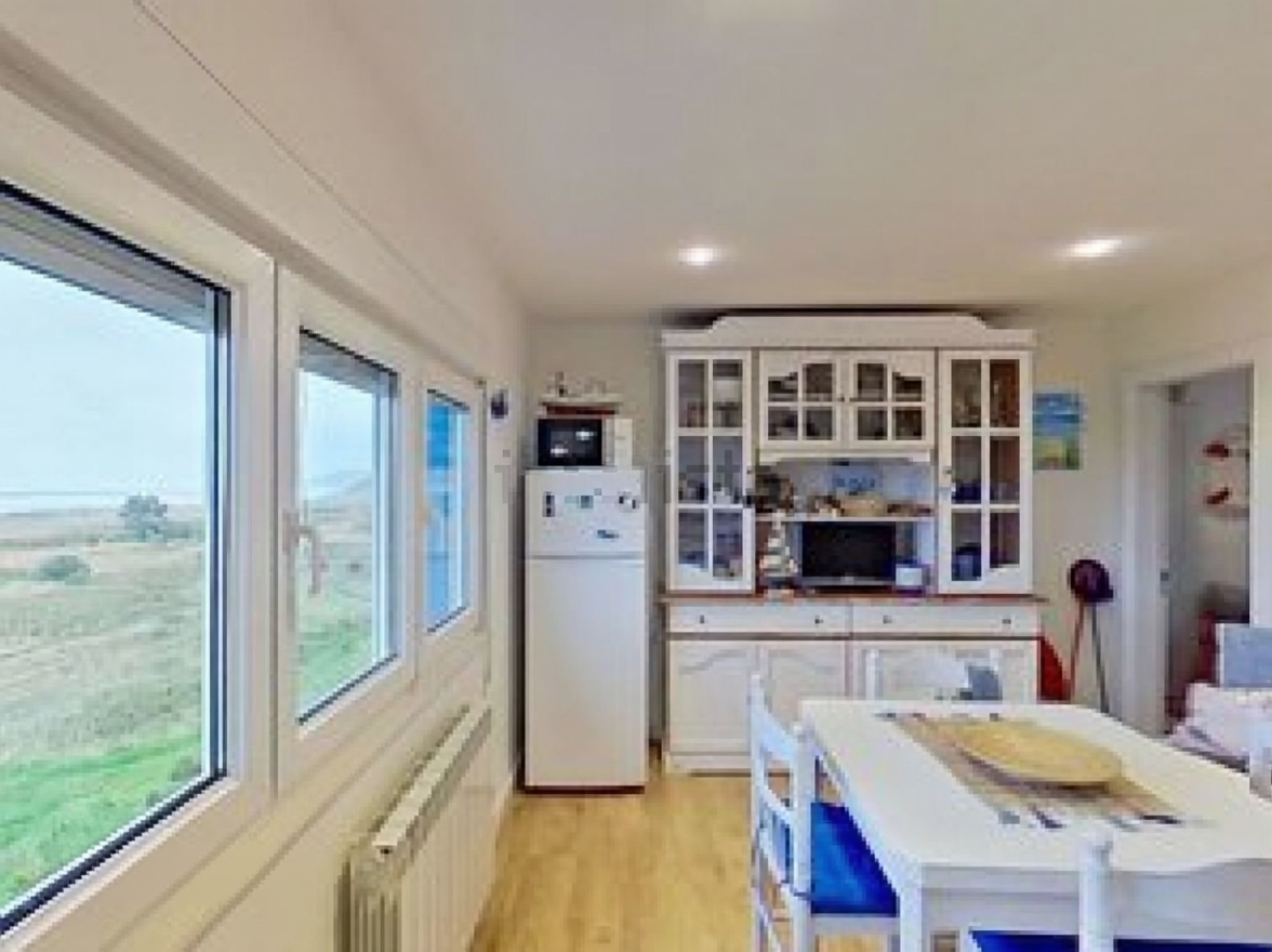 Appartement en première ligne de plage à Avilés — Coin repas