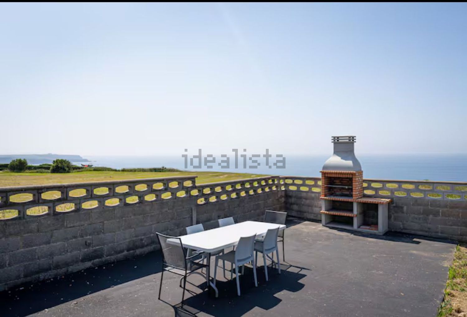 Chalet mit direkter Strandzugang in Gozón — Meerterrasse