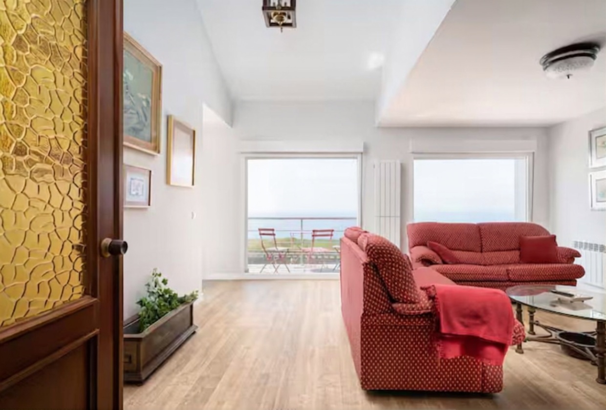 Chalet con acceso directo a playa en Gozón — Salón