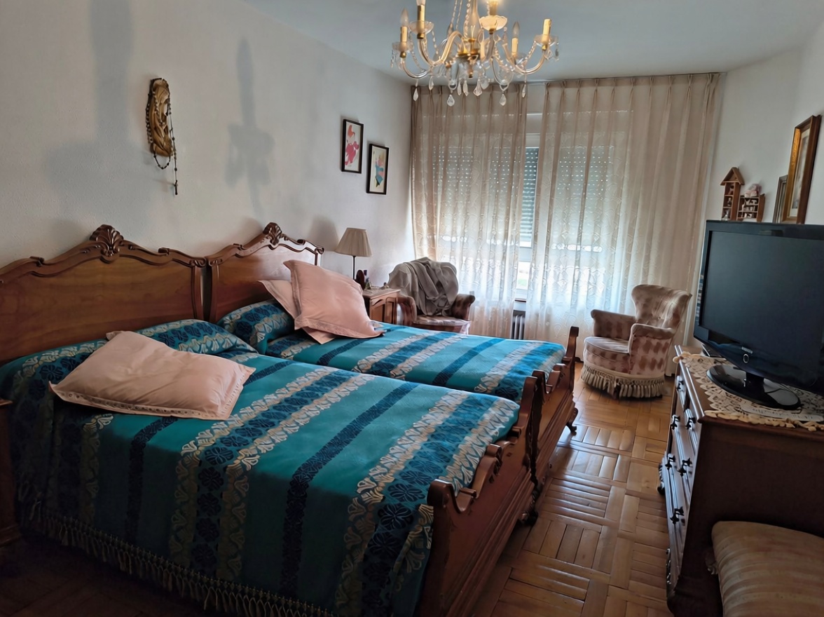 Appartement en première ligne de plage à Gijón — Chambre