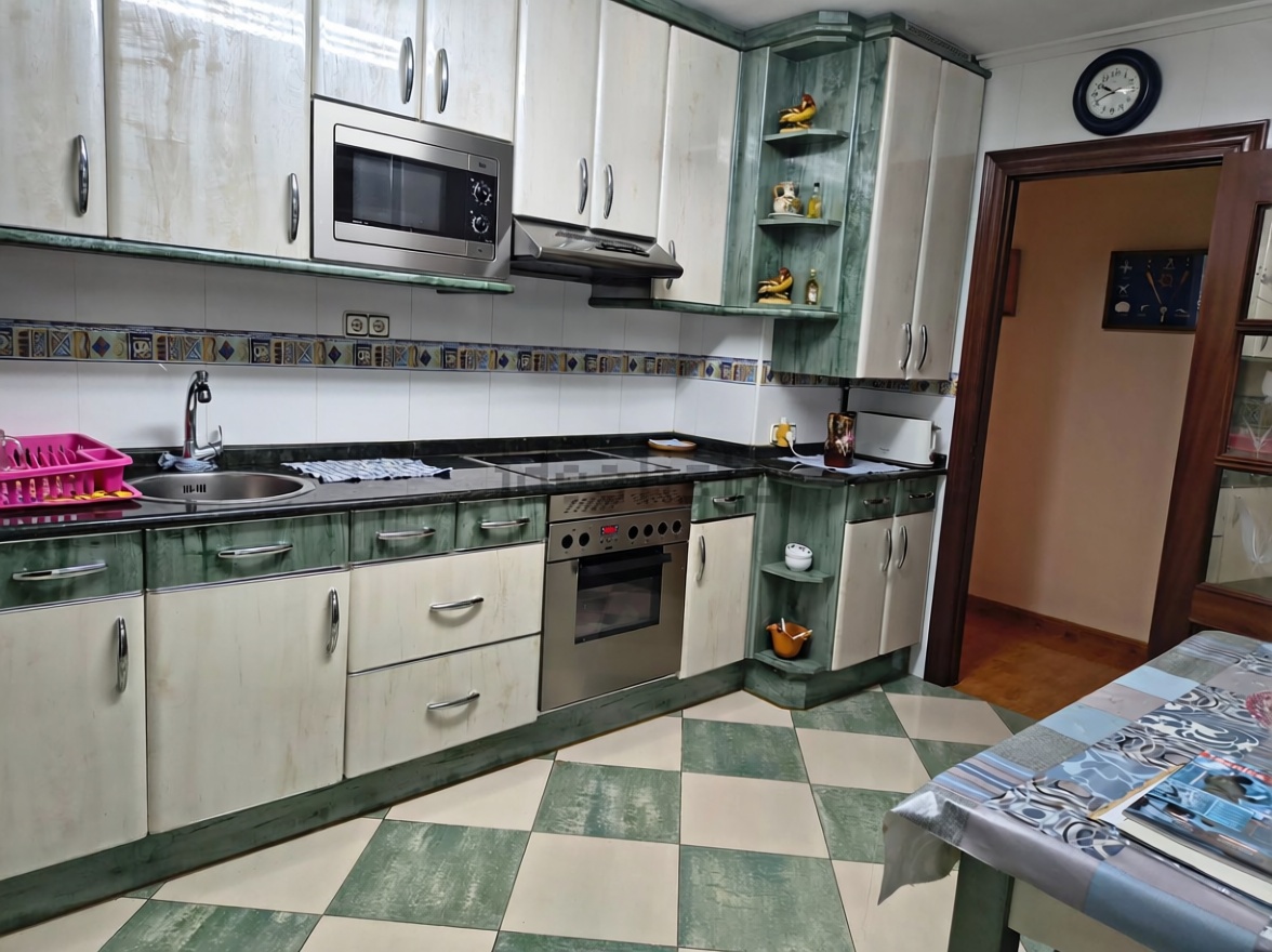 Appartement en première ligne de plage à Gijón — Cuisine