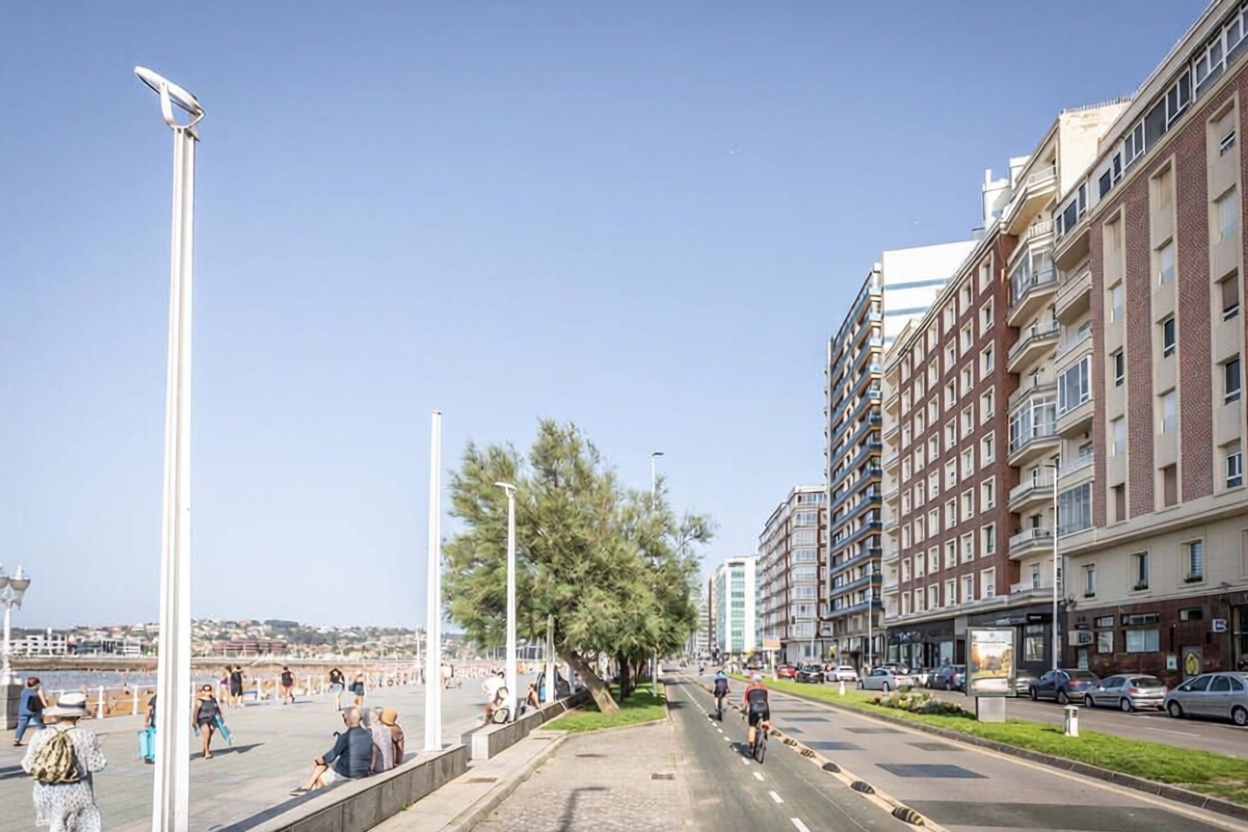 Beachfront flat in Arona — Sea view
