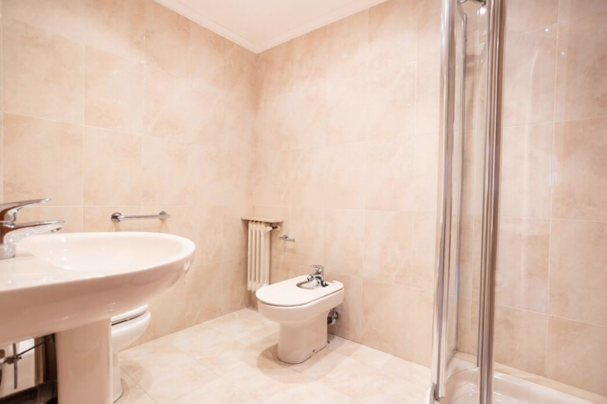 Appartement en première ligne de plage à Gijón — Chambre