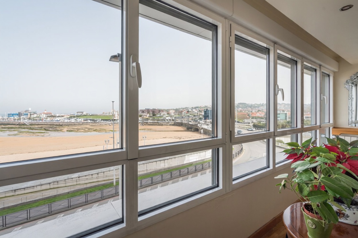 Beachfront flat in Arona — Sea view