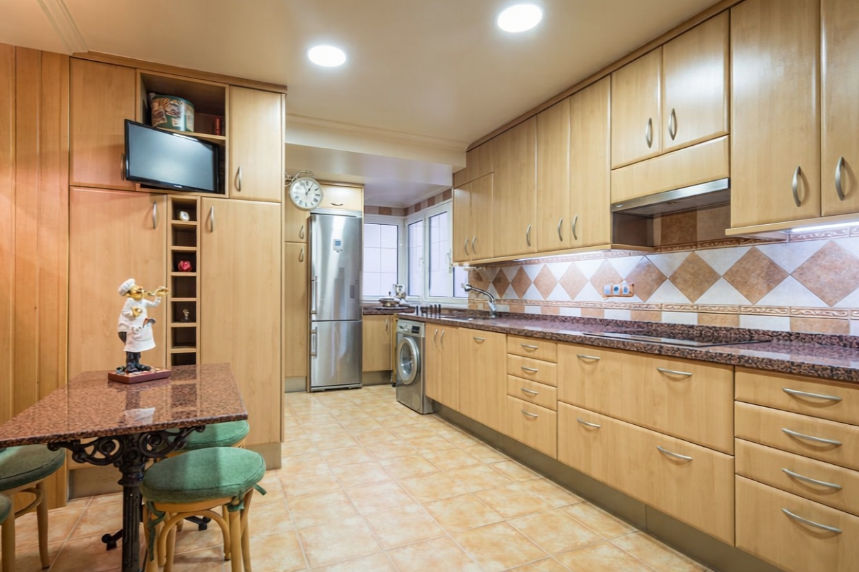 Beachfront flat in Arona — Kitchen