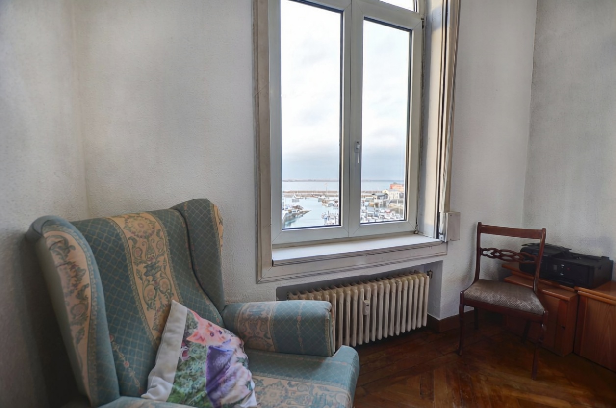 Appartement en attique en première ligne de mer à Gijón — Sanitaires