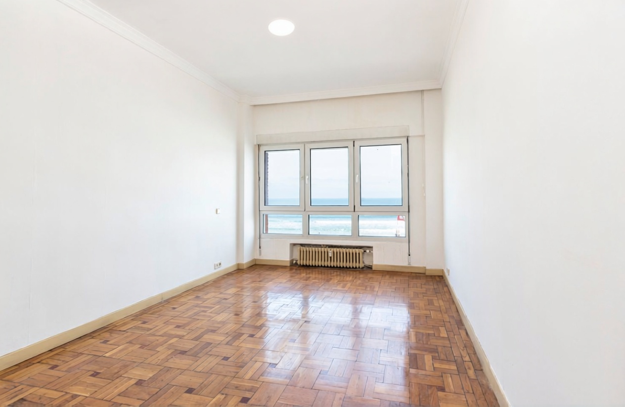 Appartement en première ligne de plage à Gijón — Chambre